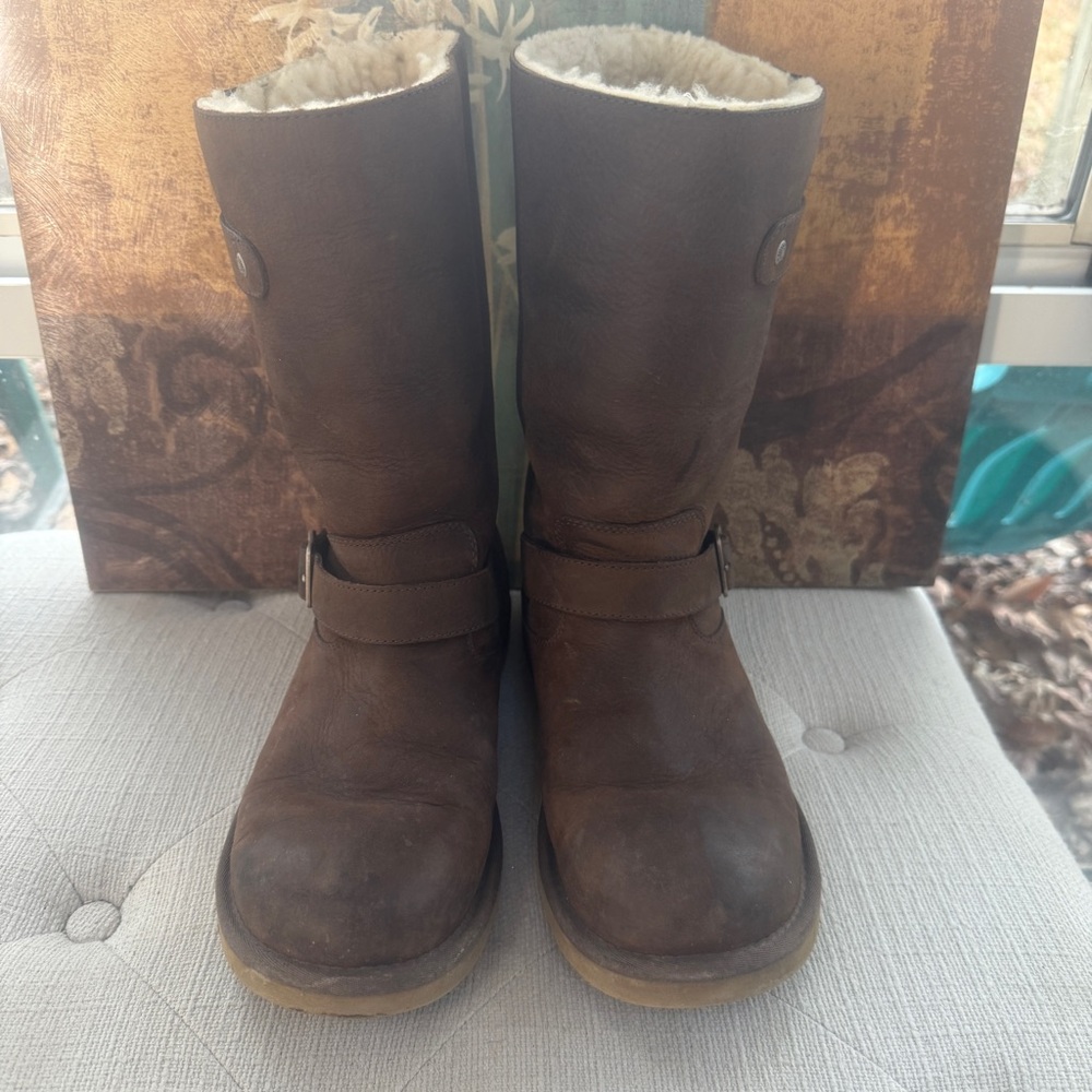 Ugg Australia Boots 5678 Brown Leather Womens Us Size 9 Shearling Lined Strapped - Picture 2 of 9